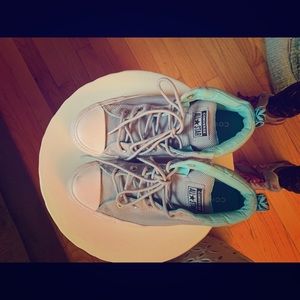 Converse Mid tops